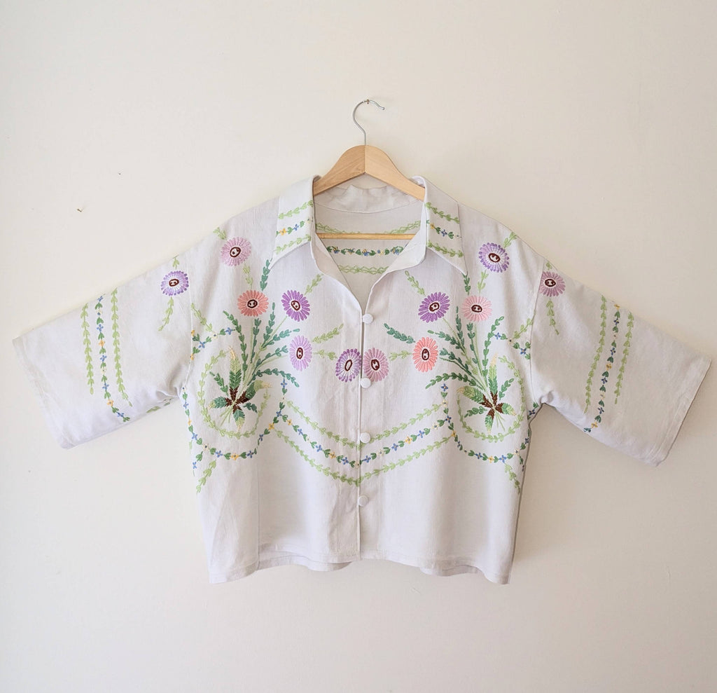 Cape Daisies and Green Garlands Shirt Large