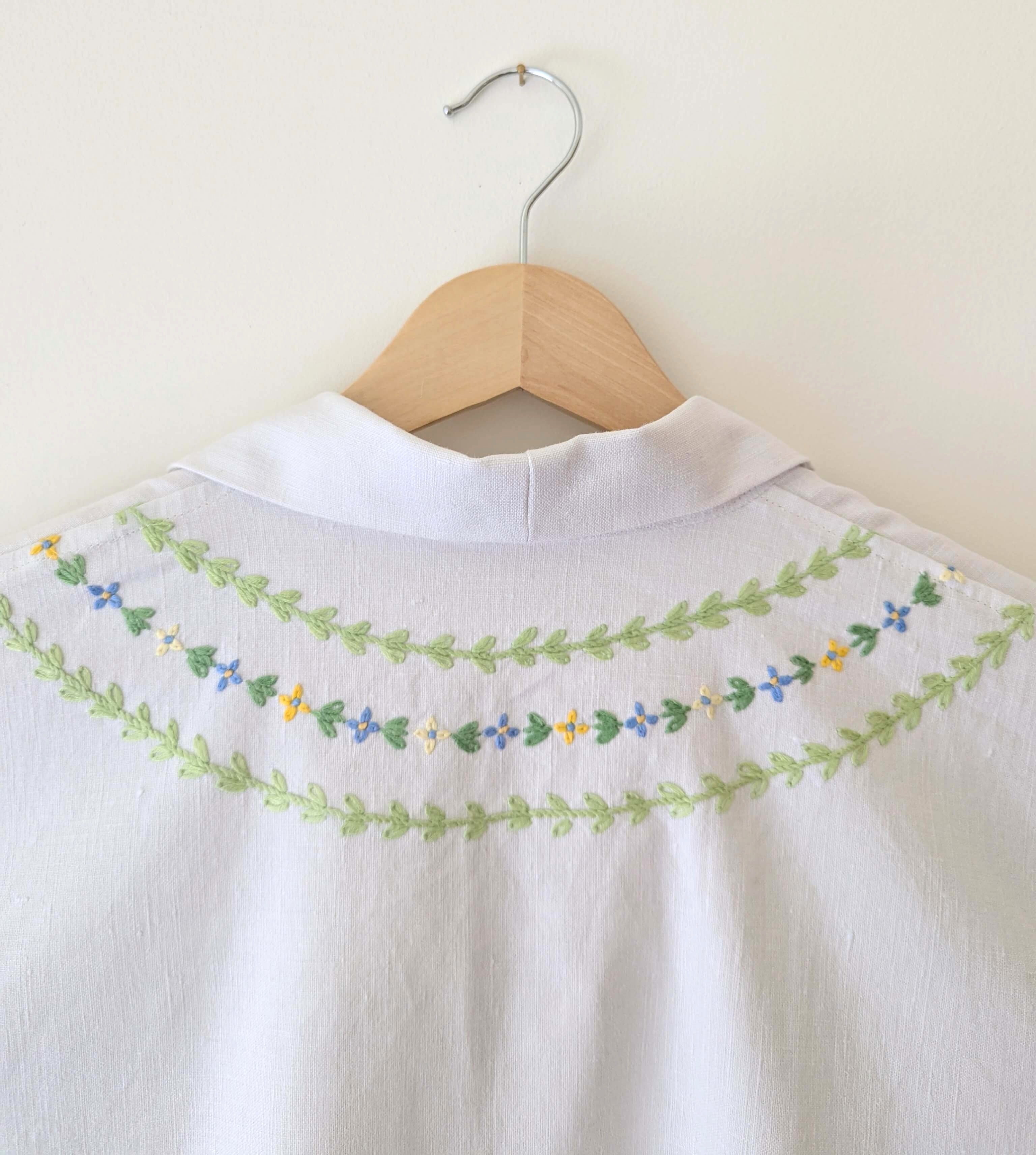 Cape Daisies and Green Garlands Shirt Large