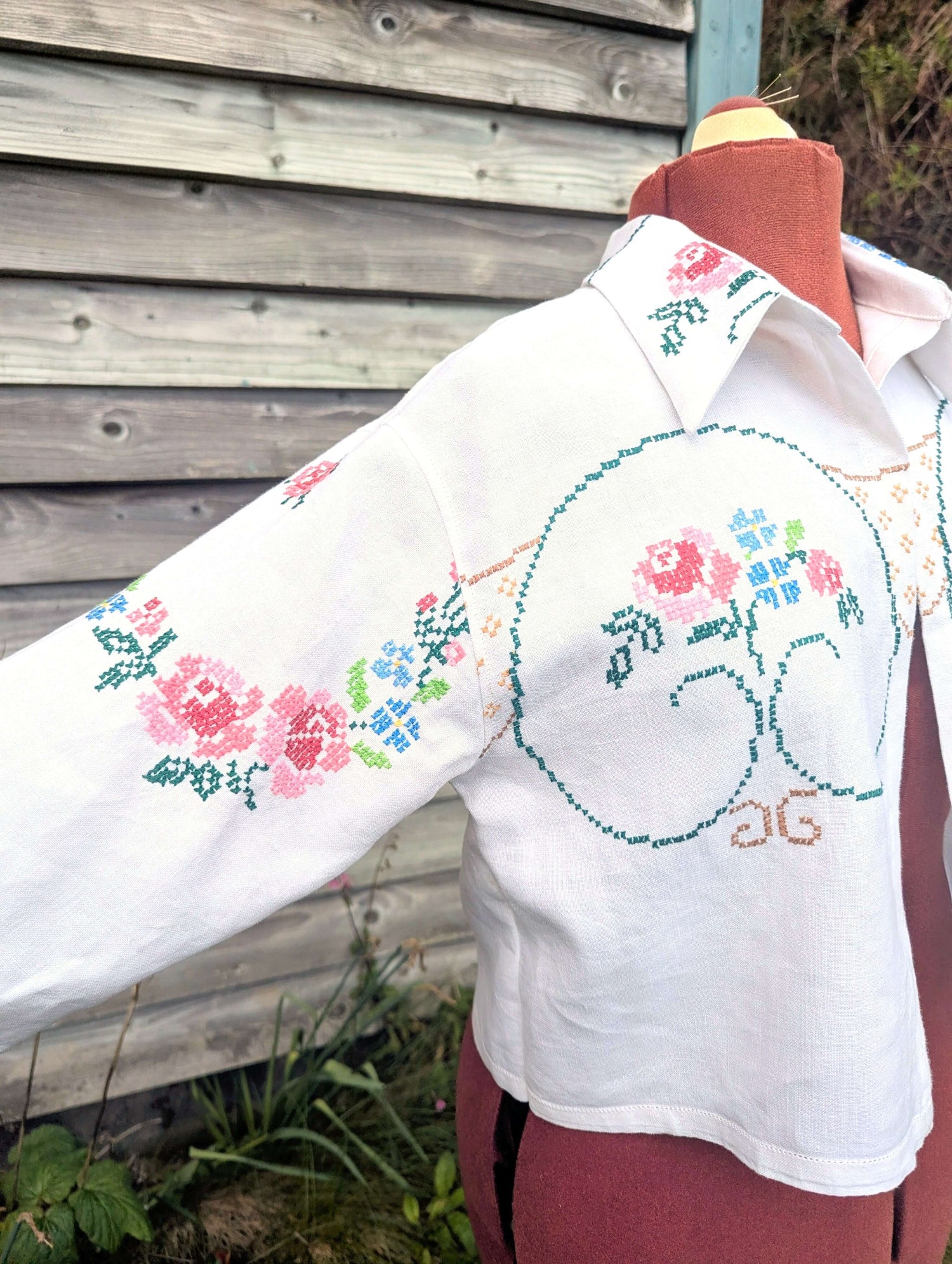 Stunning Cross Stitch Overshirt Small