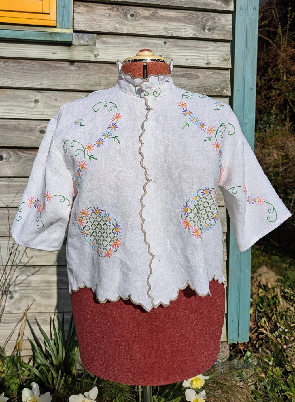 Vintage Linen Shirt with Frill Collar and Edges M