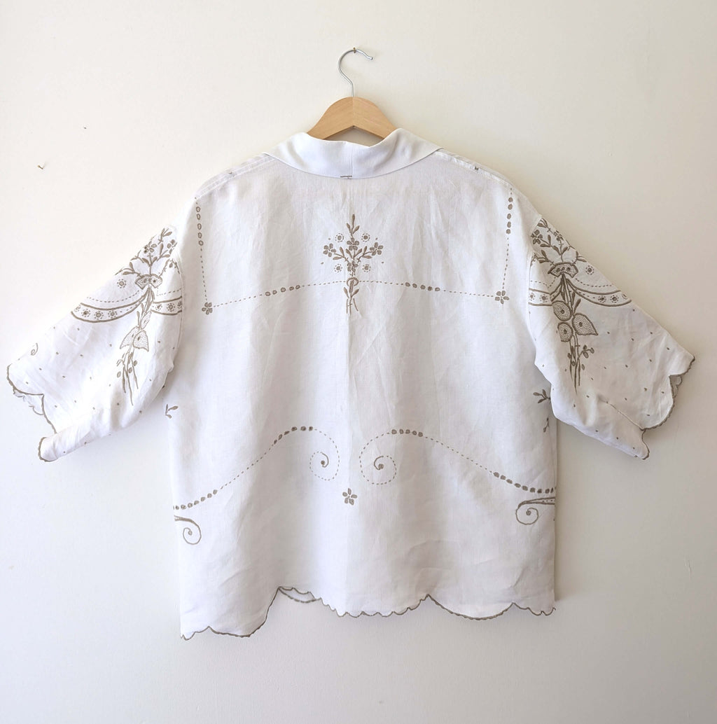 Madeira Vintage Embroidery Flowers and Swirls Large