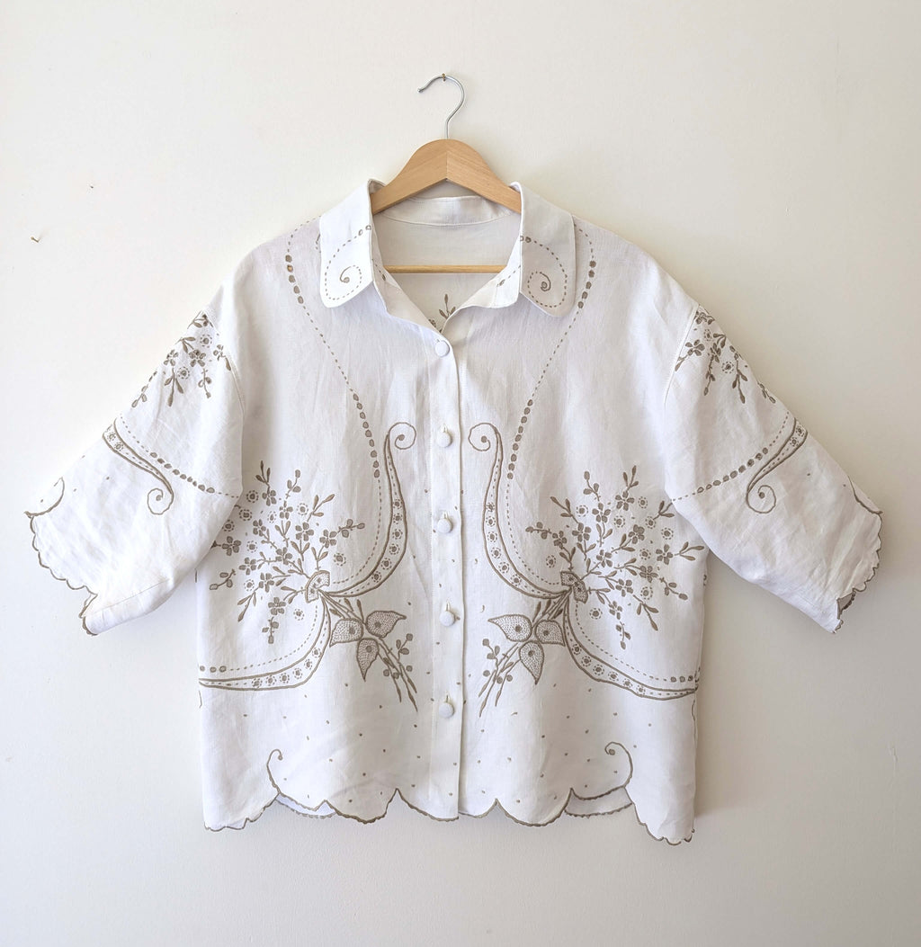 Madeira Vintage Embroidery Flowers and Swirls Large