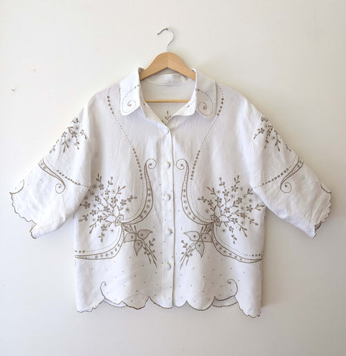 Madeira Vintage Embroidery Flowers and Swirls Large