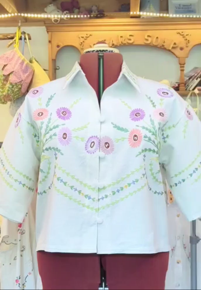 Cape Daisies and Green Garlands Shirt Large